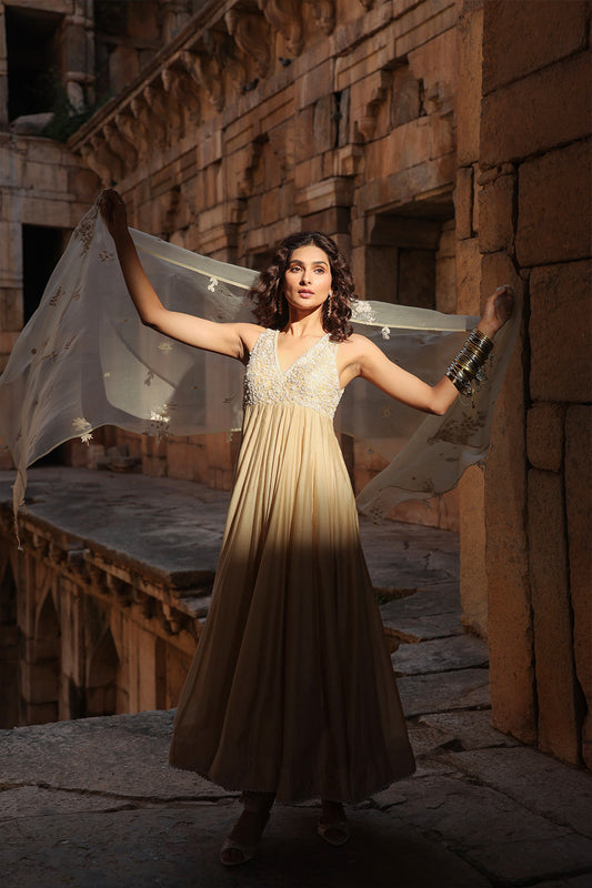 Vaayu Ivory Sleeveless Kalidar Set