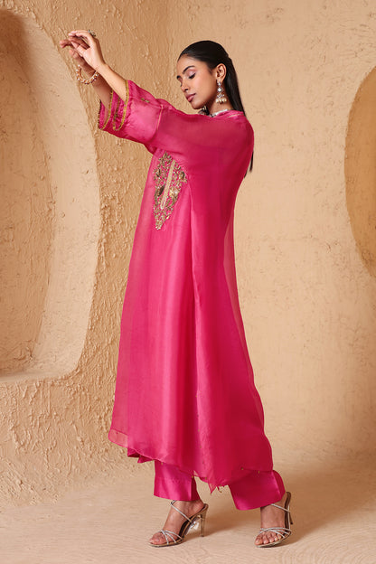 Mehrang Pink Kaftan Kurta Set