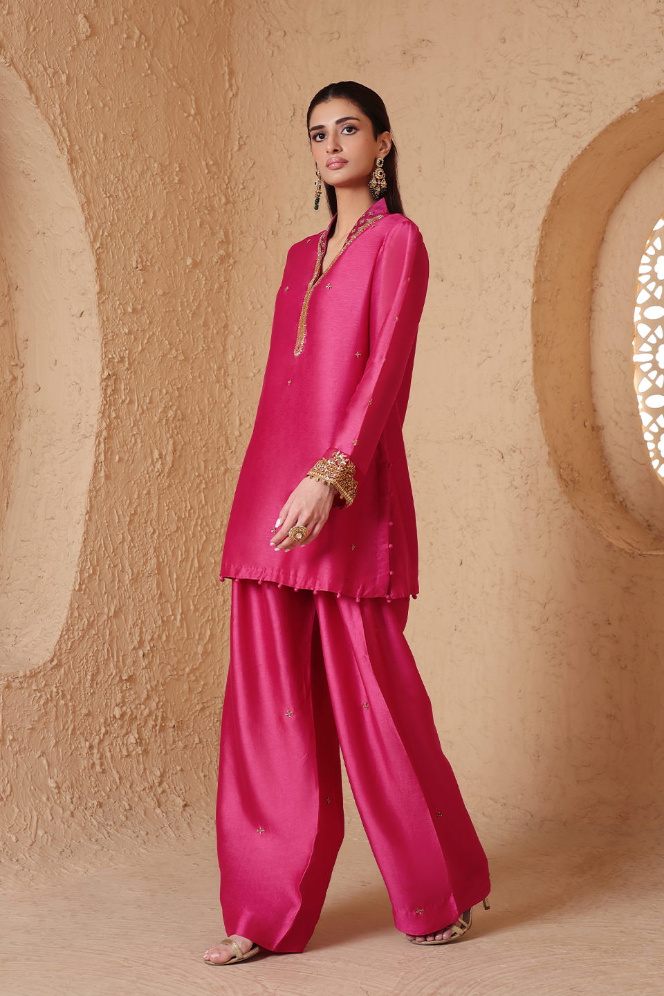 Mehrang Pink Short Buti Kurta Set