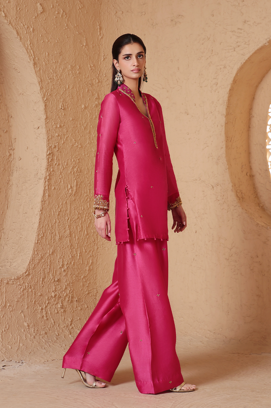 Mehrang Pink Short Buti Kurta Set