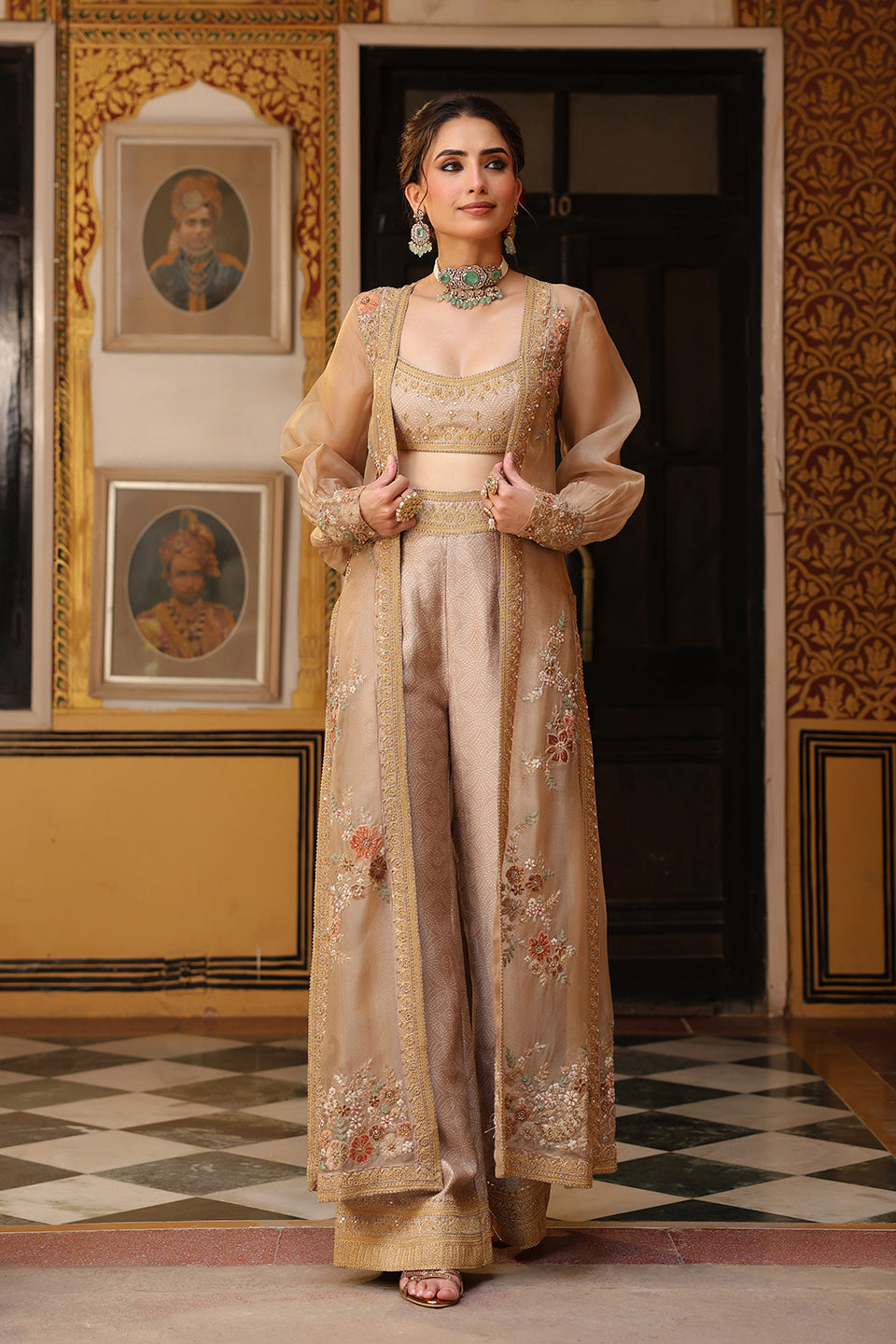 Ahista Ivory Cape Set