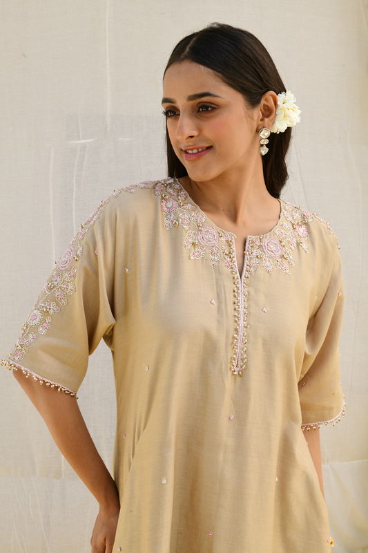 Ivory Roselyn Shoulder Embroidery Kurta Set
