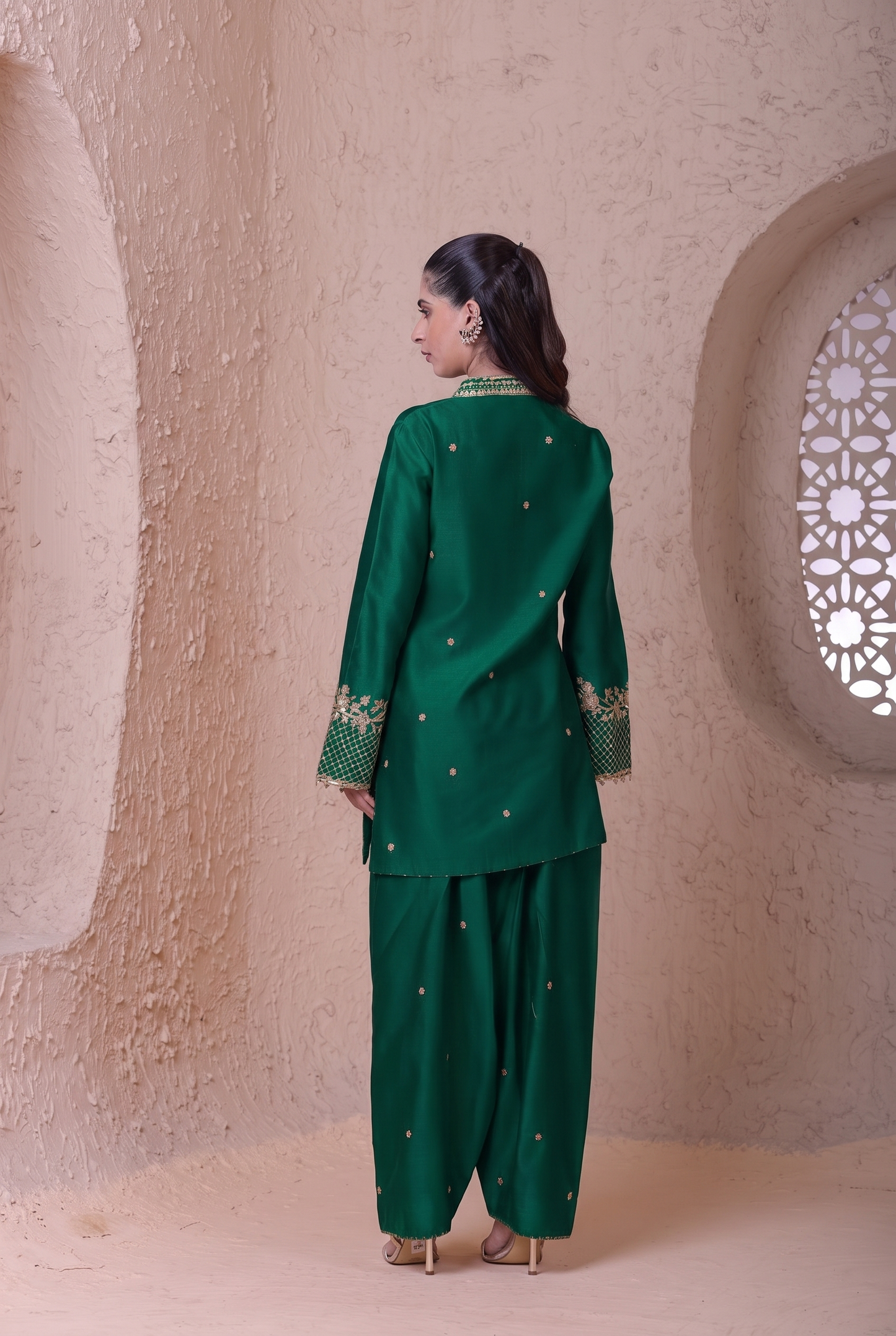 Rangrez Green V Neck Short Kurta Set