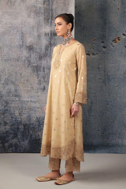 Mehrang Ivory Farshi Kurta Set