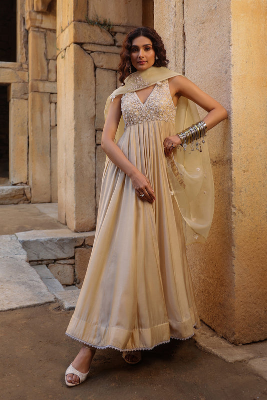 Vaayu Ivory Sleeveless Kalidar Set