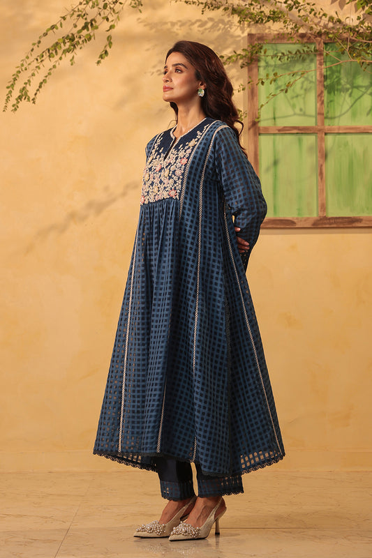 Vaayu Dark Blue Panelled Kalidar Set
