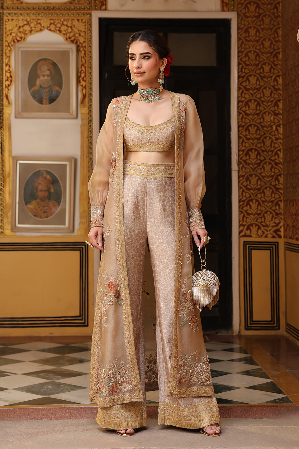 Ahista Ivory Cape Set