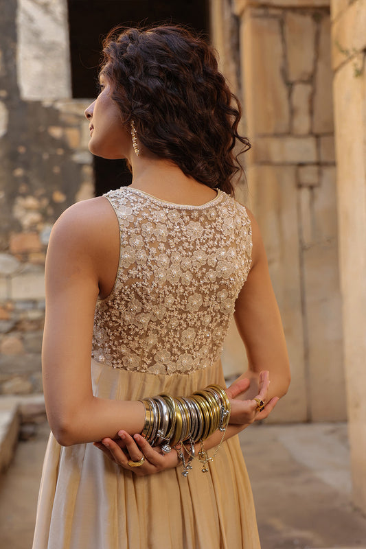 Vaayu Ivory Sleeveless Kalidar Set