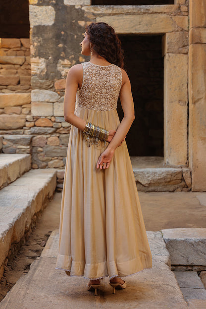 Vaayu Ivory Sleeveless Kalidar Set