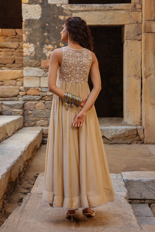 Vaayu Ivory Sleeveless Kalidar Set