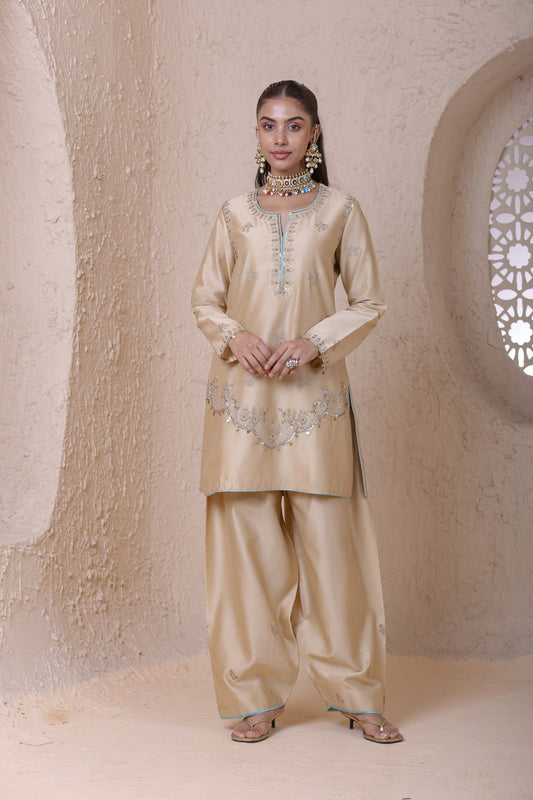 Rangrez Ivory Scallop Short Kurta Set
