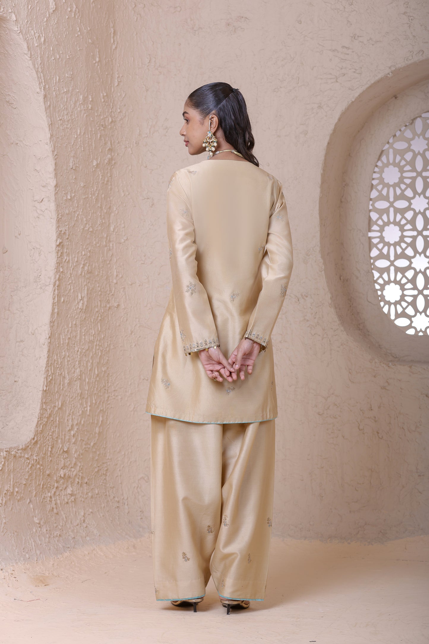 Rangrez Ivory Scallop Short Kurta Set