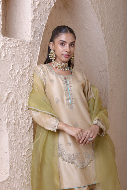 Rangrez Ivory Scallop Short Kurta Set