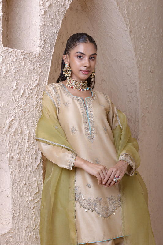 Rangrez Ivory Scallop Short Kurta Set