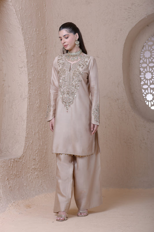 Rangrez Ivory Aari dori Short Kurta Set
