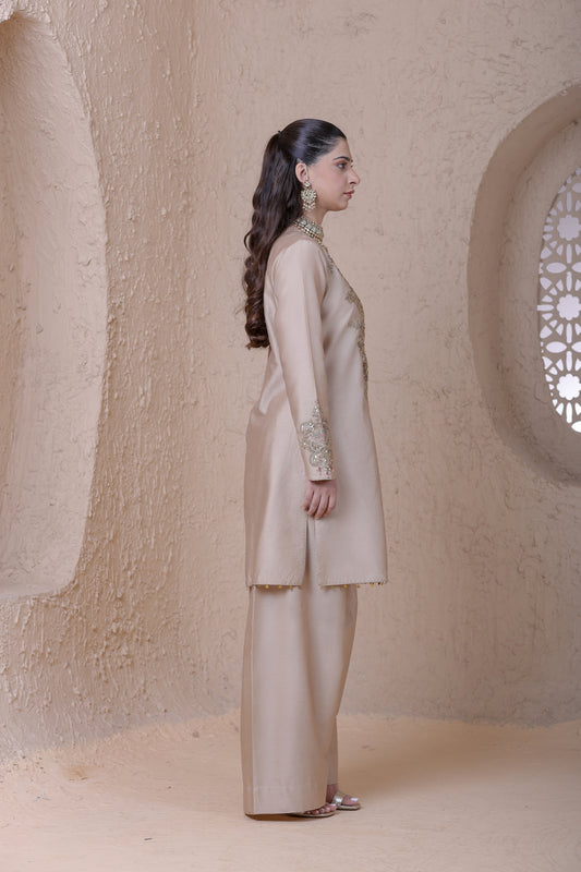 Rangrez Ivory Aari dori Short Kurta Set