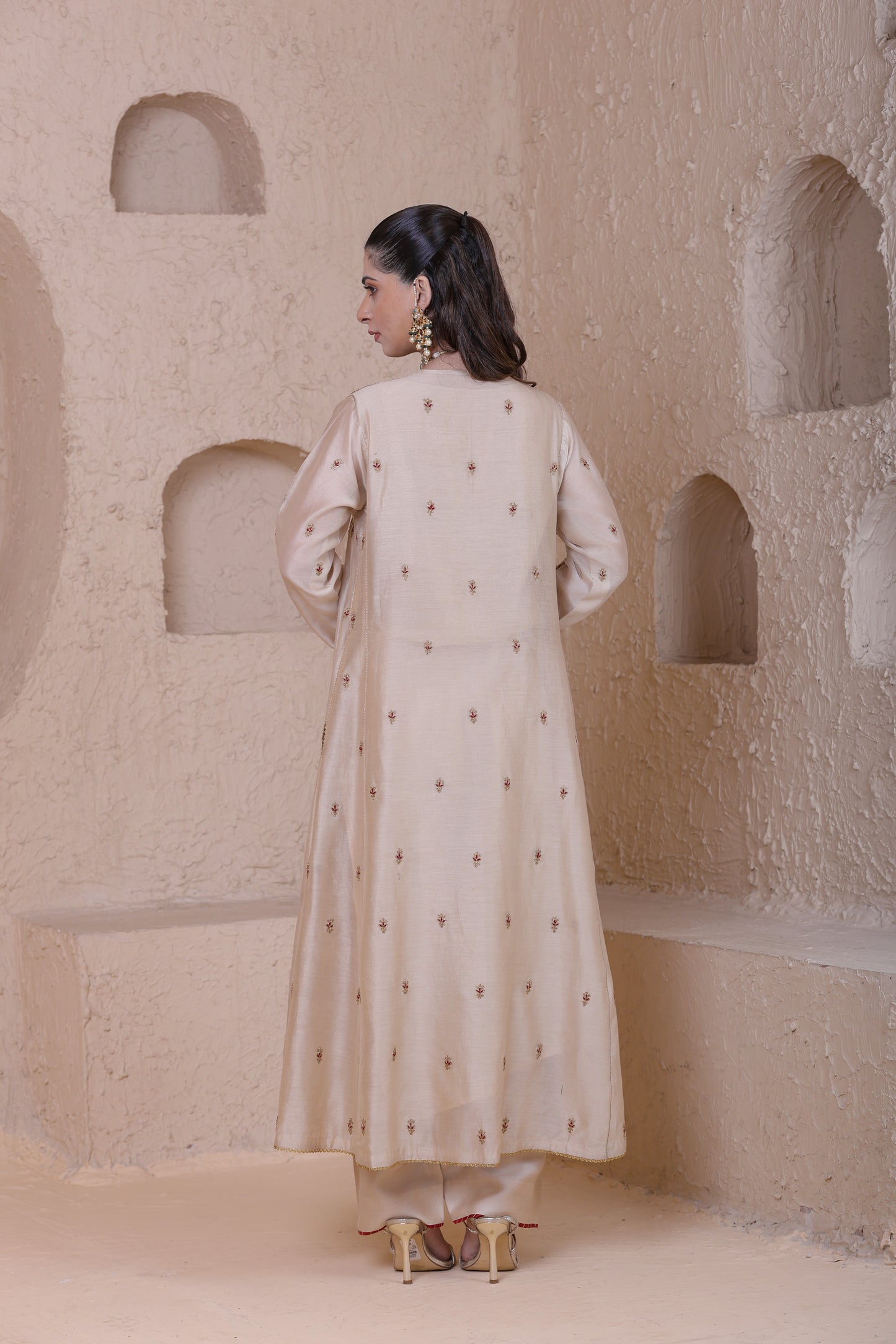 Rangrez Ivory Long Pheran Kurta Set