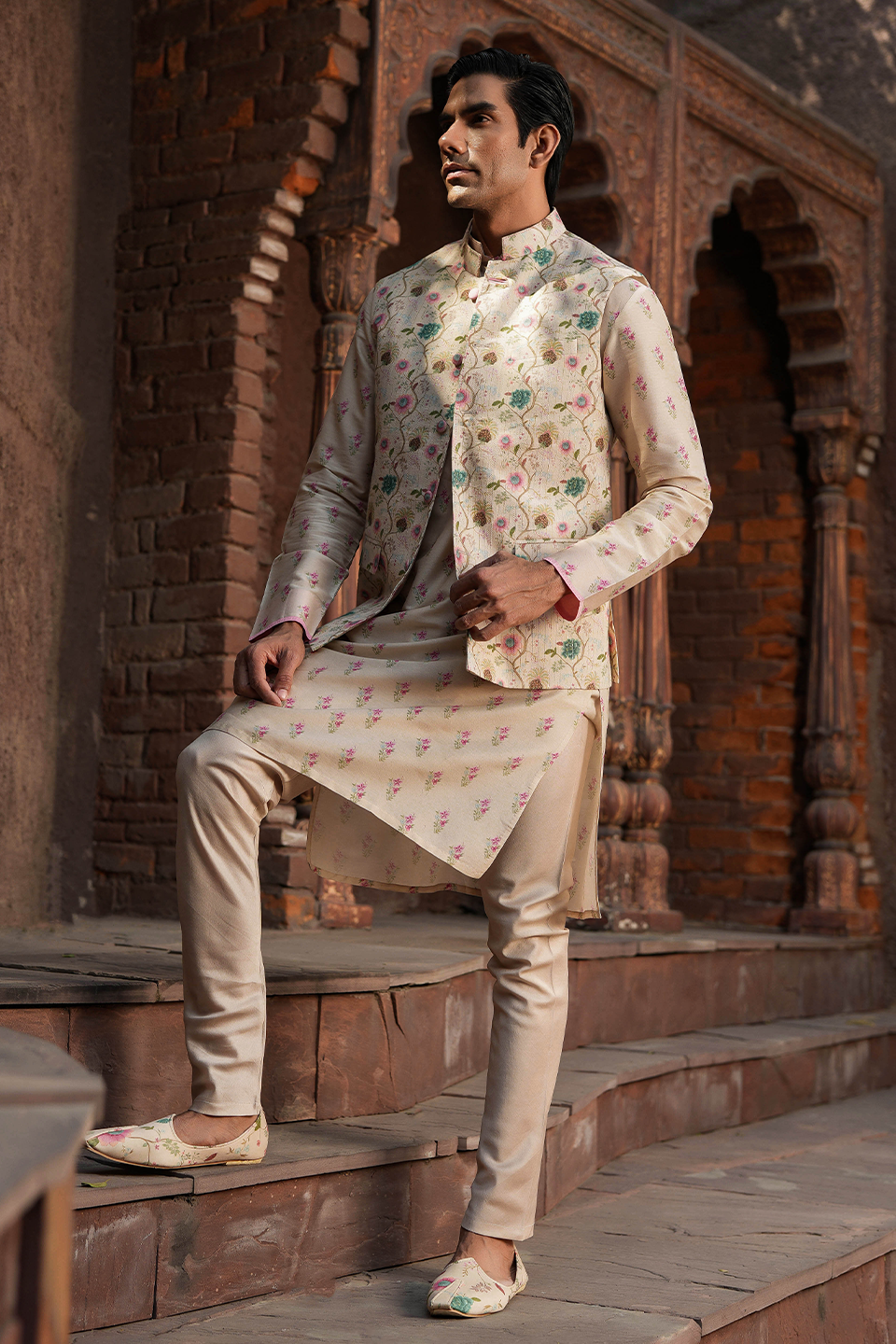 Ivory Mughal Printed Bandi & Kurta Set