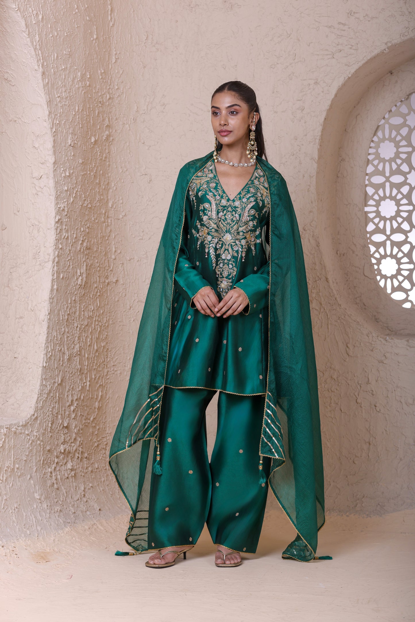 Rangrez Green Short Pheran Kurta set
