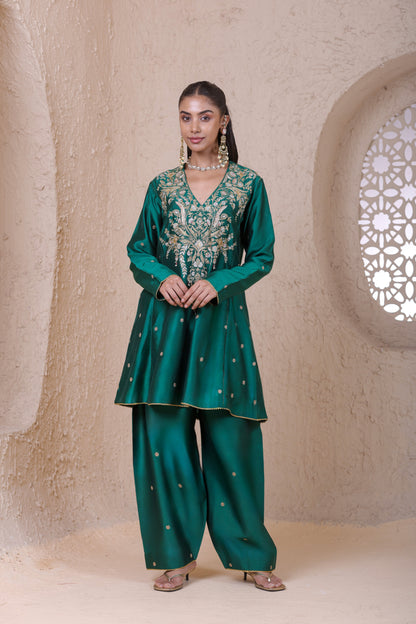 Rangrez Green Short Pheran Kurta set