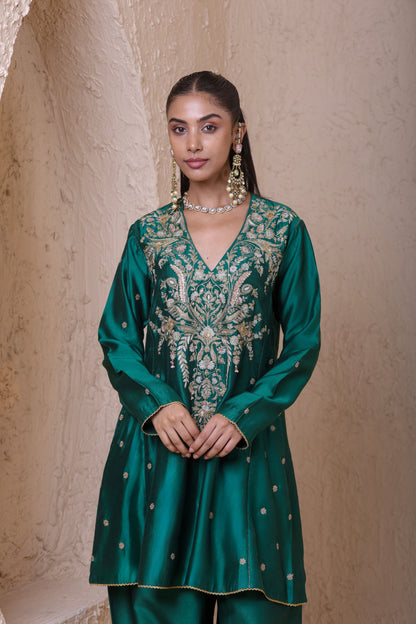 Rangrez Green Short Pheran Kurta set