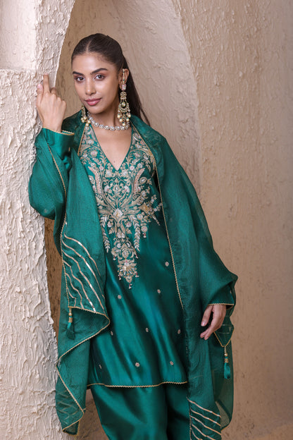 Rangrez Green Short Pheran Kurta set