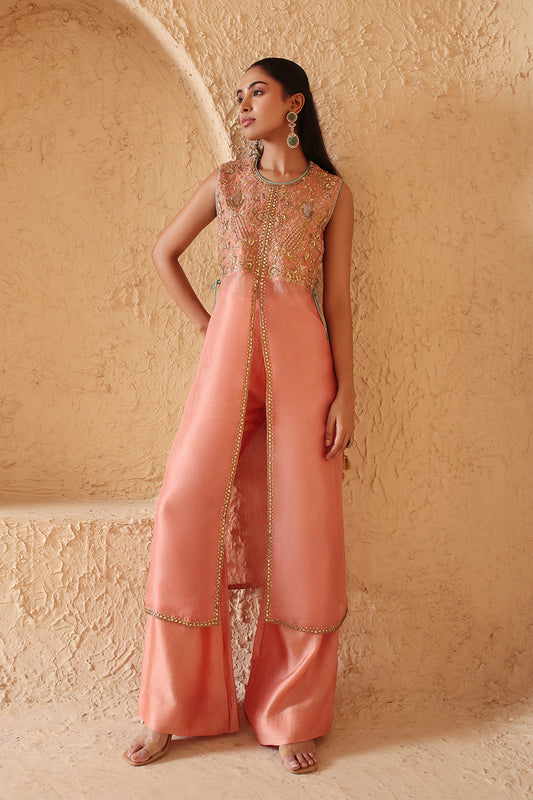 Mehrang Peach Tie-up Sleeveless Kurta Set