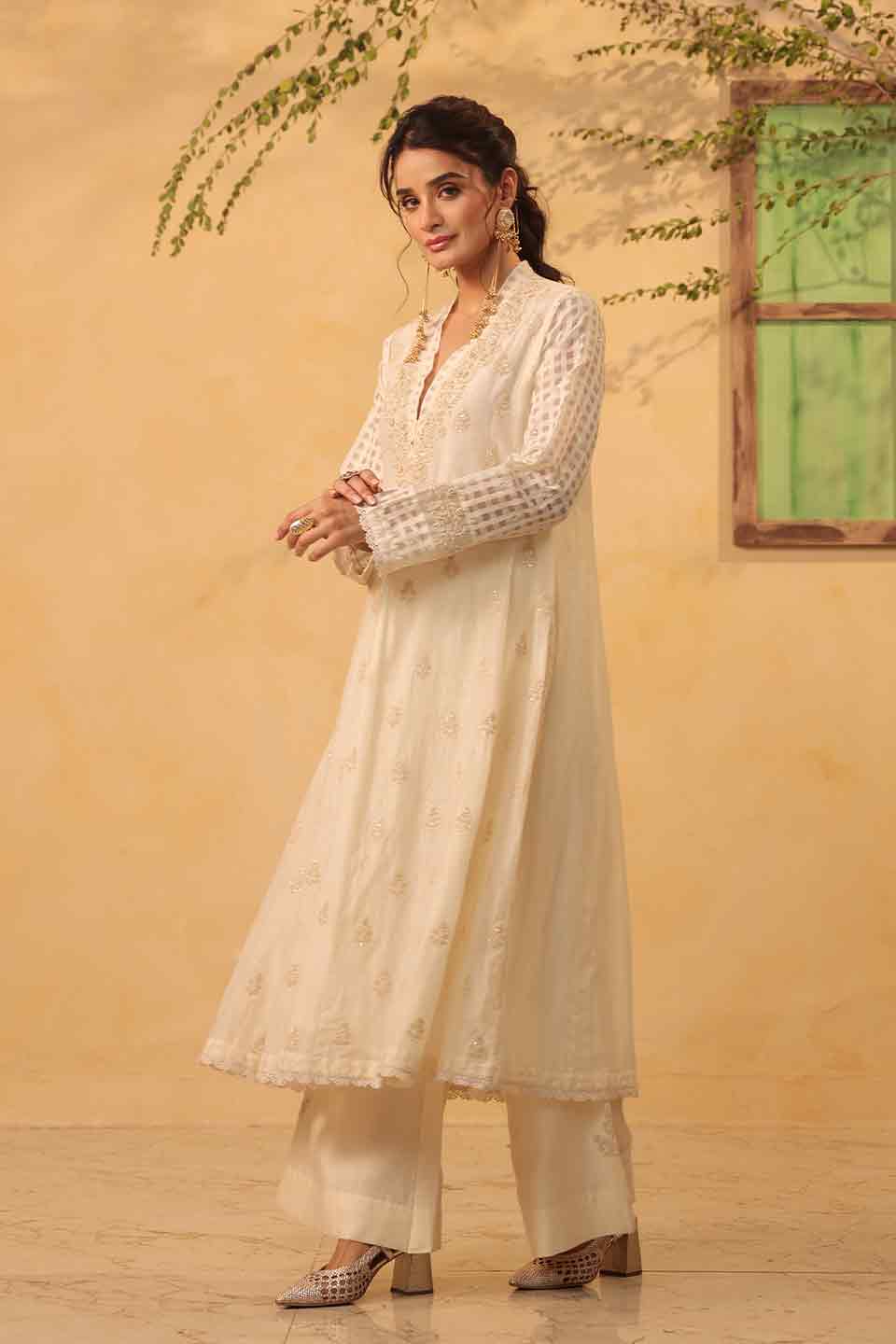 Vaayu Ivory Kalidar Set