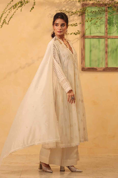 Vaayu Ivory Kalidar Set