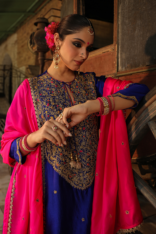 Bird Embroidered Long Kurta