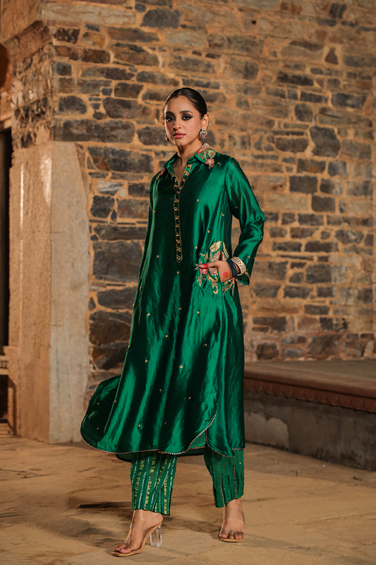 Cheent Embroidery Solid Collar Pocket Kurta Set