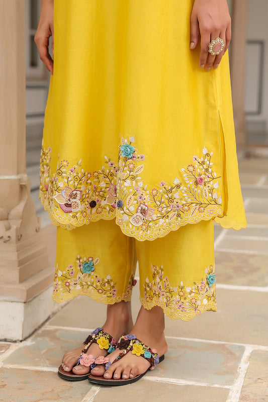 Gulzar Yellow Scallop Kurta Set
