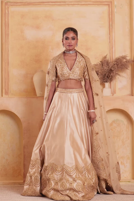 Zar:Rang Ivory Scallop Lehenga Set
