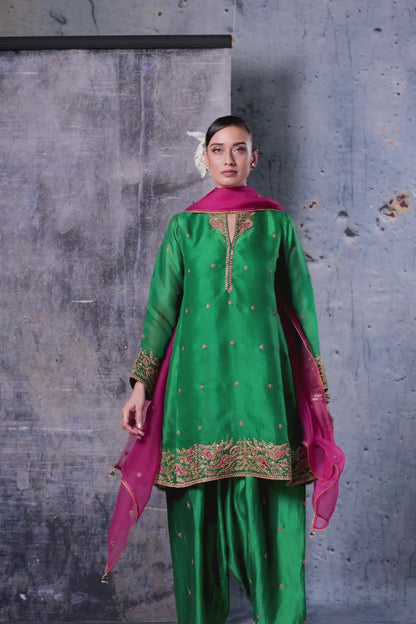 Zar:Rang Green Short Pheran Kurta Set