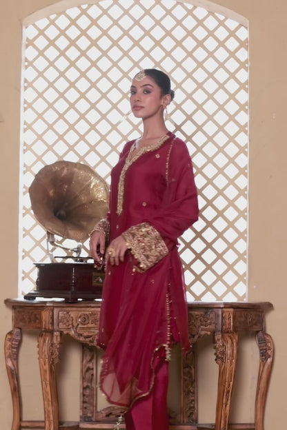 Zar:Rang Maroon Short Kurta Set