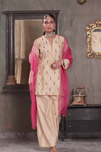 Zar:Rang Ivory Buti Kurta Set