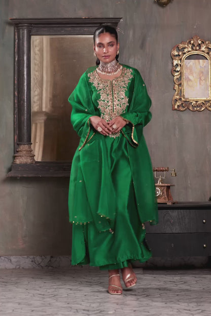 Zar:Rang Green Heavy Neck Kurta Set