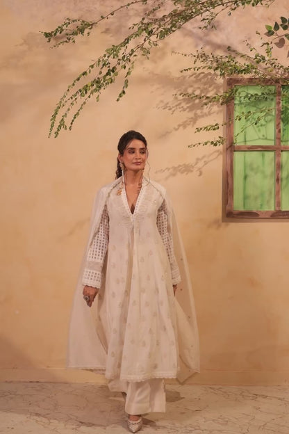 Vaayu Ivory Kalidar Set