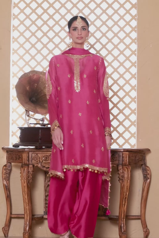 Mehrang Pink Short Pheran Kurta Set