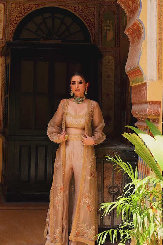 Ahista Ivory Cape Set