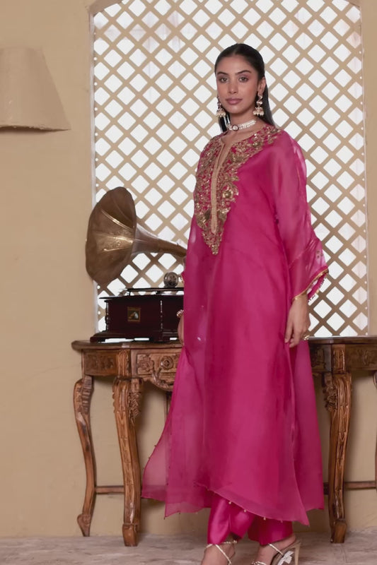 Mehrang Pink Kaftan Kurta Set
