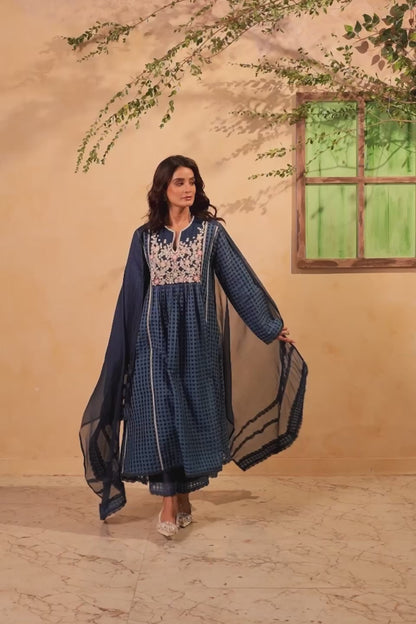 Vaayu Dark Blue Panelled Kalidar Set