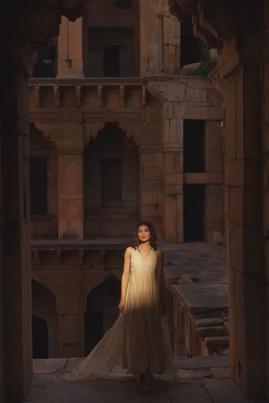 Vaayu Ivory Sleeveless Kalidar Set