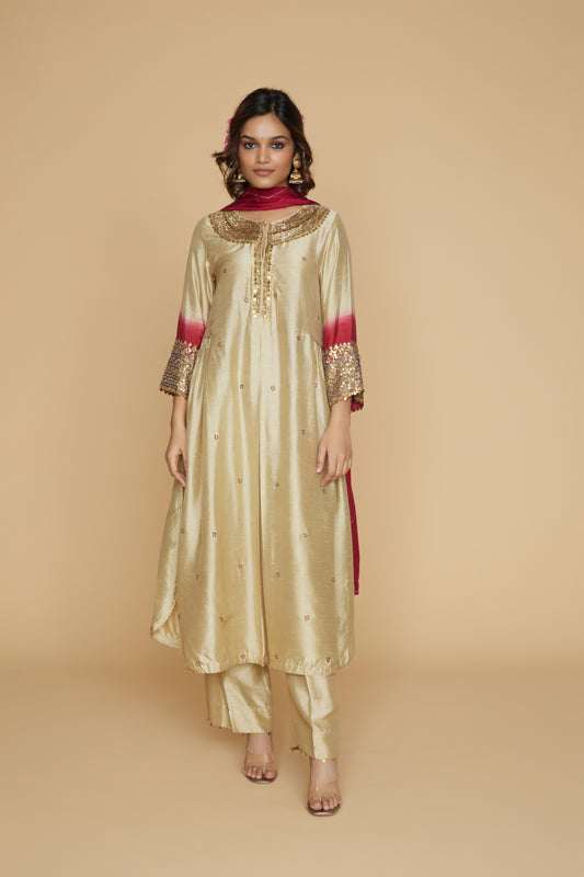 Ivory Maroon Ombre Heavy Pitta Neck & Marodi Sleeves Kurta Set