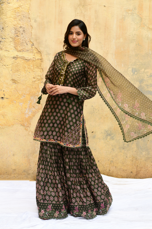 Green Dotted Cascade Sharara
