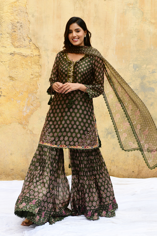 Green Dotted Cascade Sharara