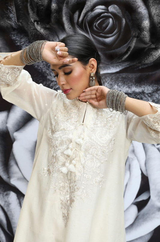 Ivory Applique Rose Kurta Set
