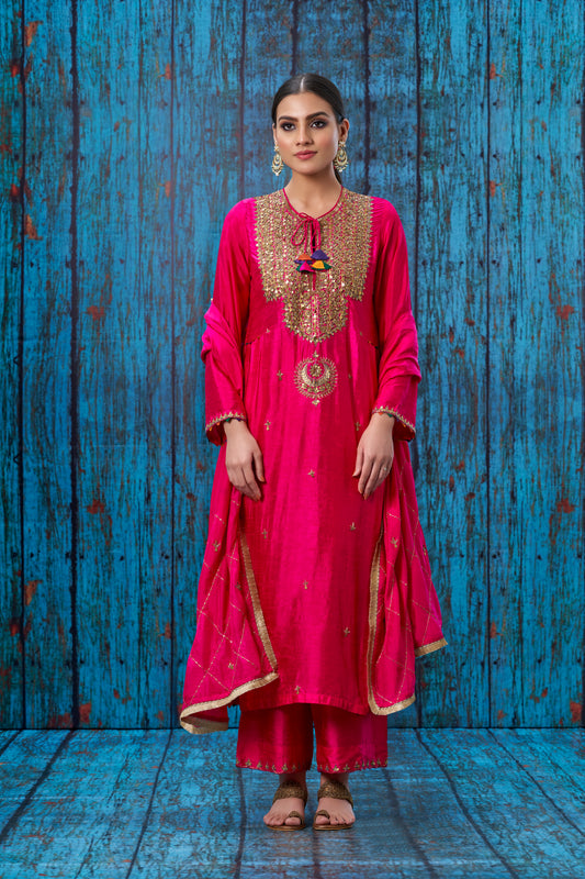 Pink Heavy Tikki Neck Kurta Set